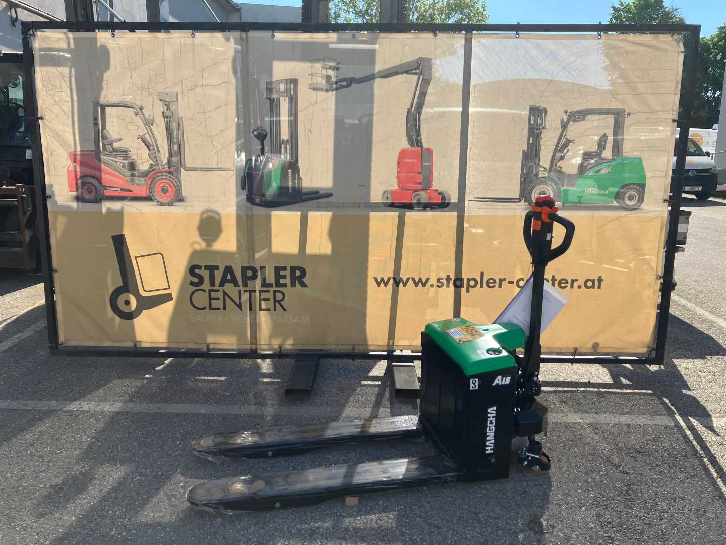 Used Forklift HC CBD15-WD-I Žemas vežimėlis (pusiau elektrinis) (Image 1)