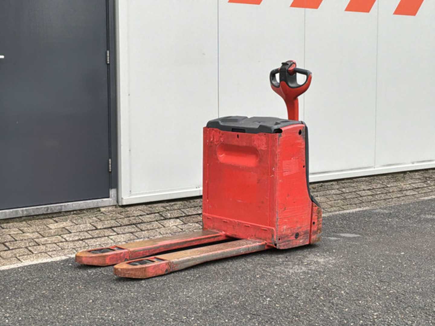 Used Forklift Linde T16 Žemas vežimėlis (pusiau elektrinis) (Image 1)