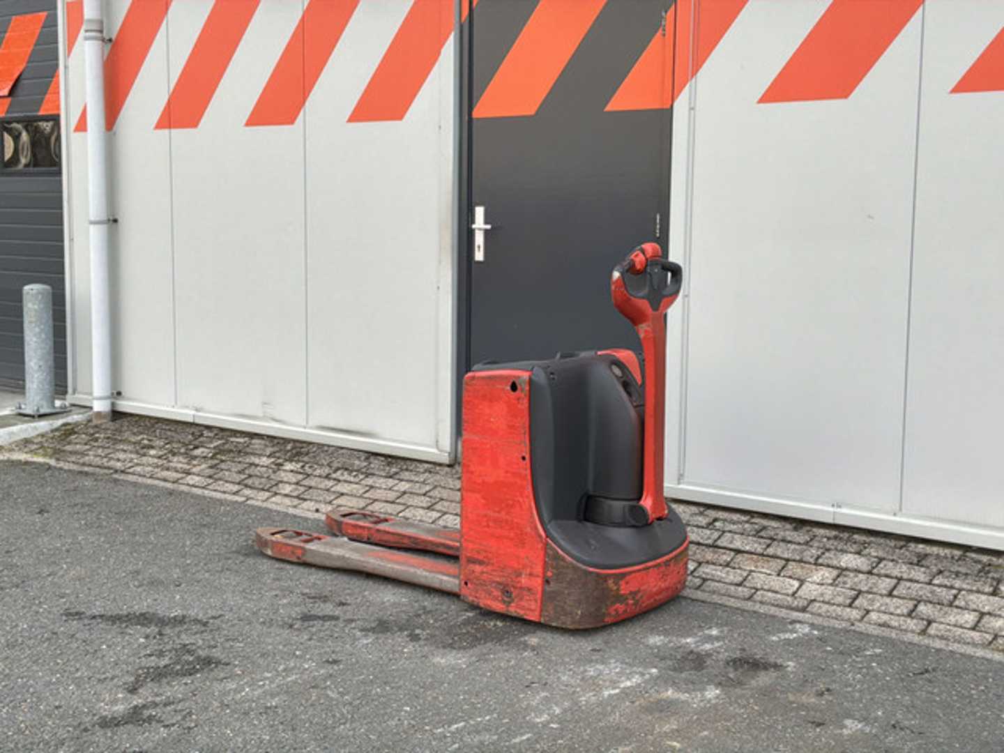 Used Forklift Linde T16 Žemas vežimėlis (pusiau elektrinis) (Image 2)