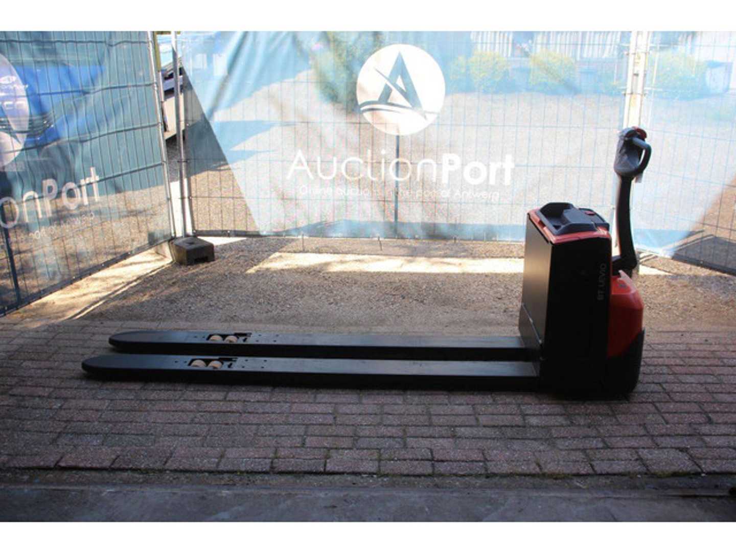 Used Forklift Toyota LWE200 Žemas vežimėlis (pusiau elektrinis) (Image 2)