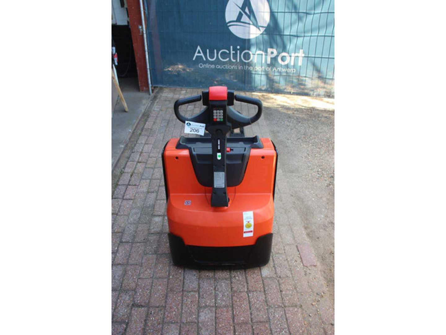 Used Forklift Toyota LWE200 Žemas vežimėlis (pusiau elektrinis) (Image 4)