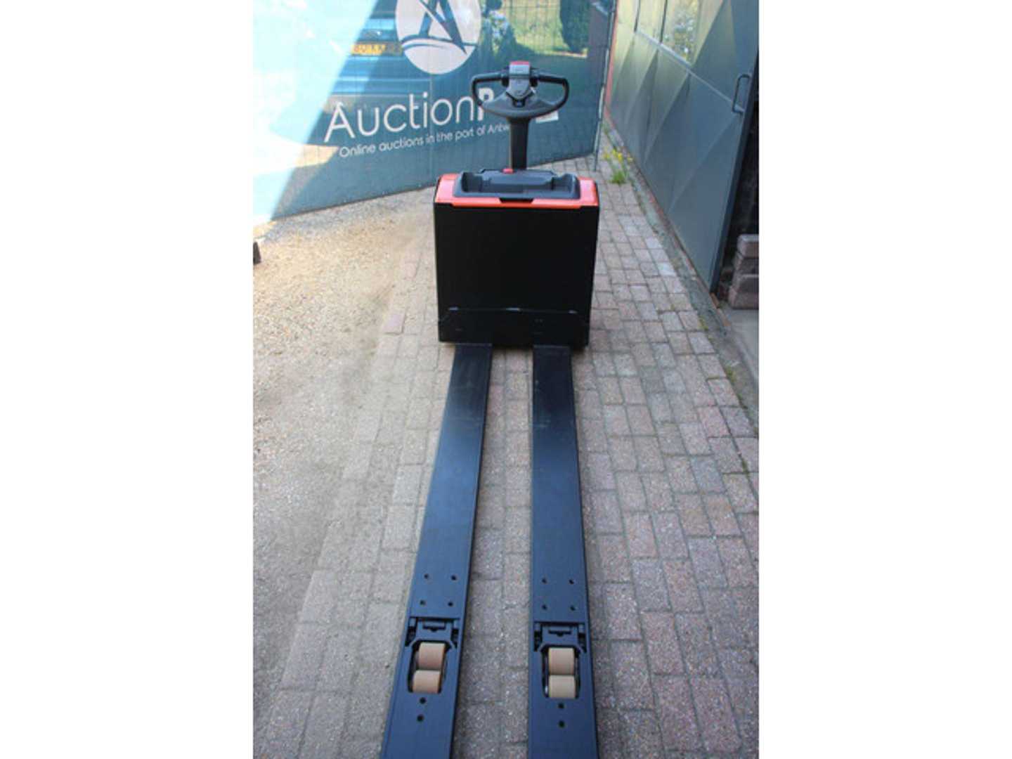 Used Forklift Toyota LWE200 Žemas vežimėlis (pusiau elektrinis) (Image 7)