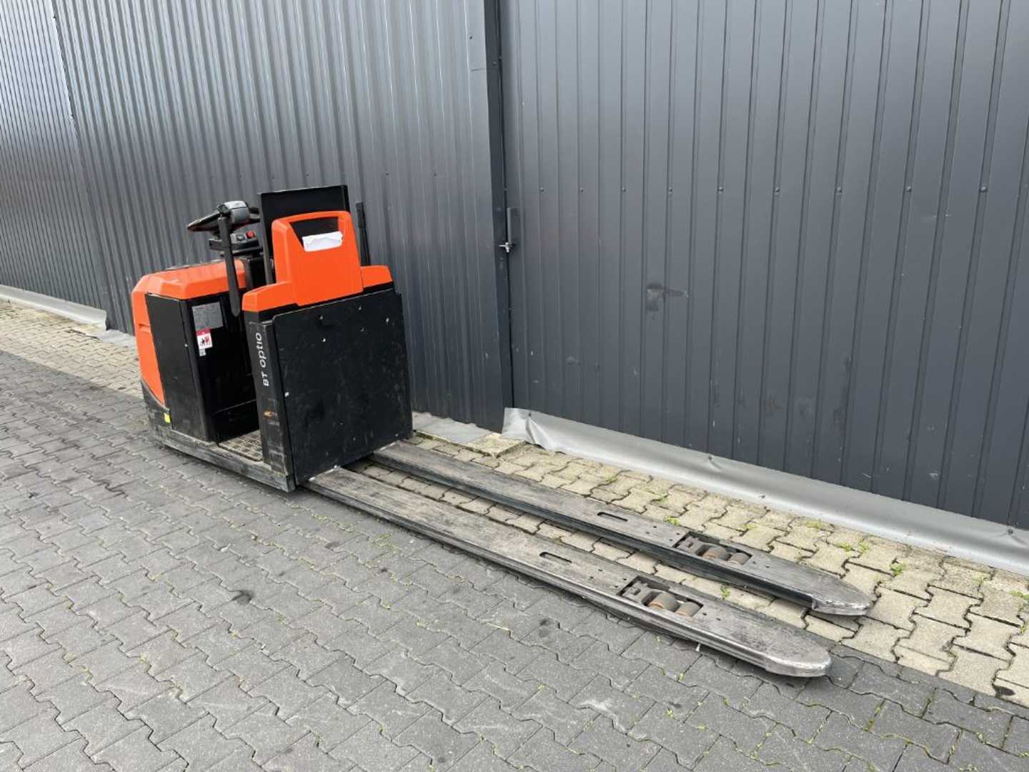 Used Forklift BT OSE250P Žemo kėlimo krautuvas (< 2,5 m) (Image 3) Used Forklift BT OSE250P Žemo kėlimo krautuvas (< 2,5 m) (Image 3)