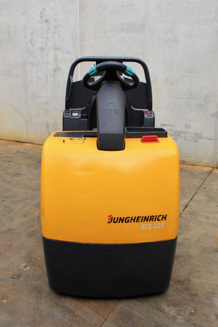 Used Forklift Jungheinrich ECE 225 2400x510mm Žemo kėlimo krautuvas (< 2,5 m) (Image 8) Used Forklift Jungheinrich ECE 225 2400x510mm Žemo kėlimo krautuvas (< 2,5 m) (Image 8)