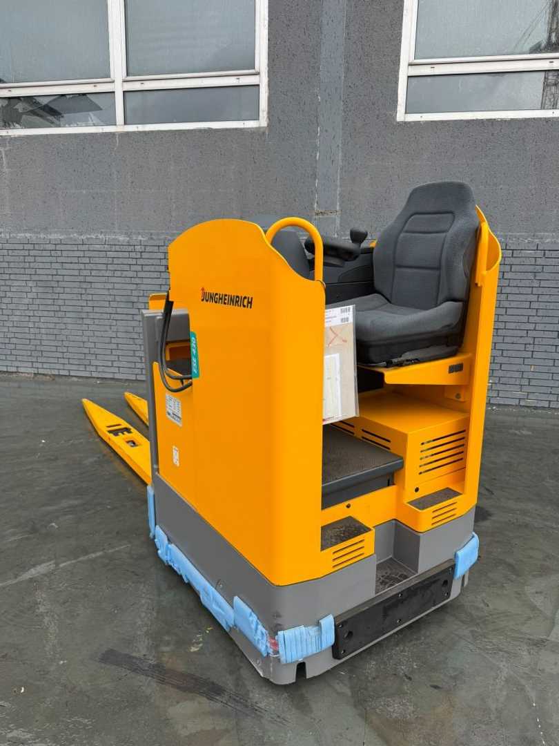Used Forklift Jungheinrich ESE 430 Baujahr 2021Nur 3 stunden Neuwertig Žemo kėlimo krautuvas (< 2,5 m) (Image 3) Used Forklift Jungheinrich ESE 430 Baujahr 2021Nur 3 stunden Neuwertig Žemo kėlimo krautuvas (< 2,5 m) (Image 3)