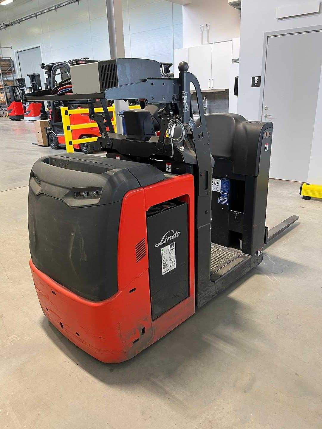 Used Forklift Linde V08 Žemo kėlimo krautuvas (< 2,5 m) (Image 4)
