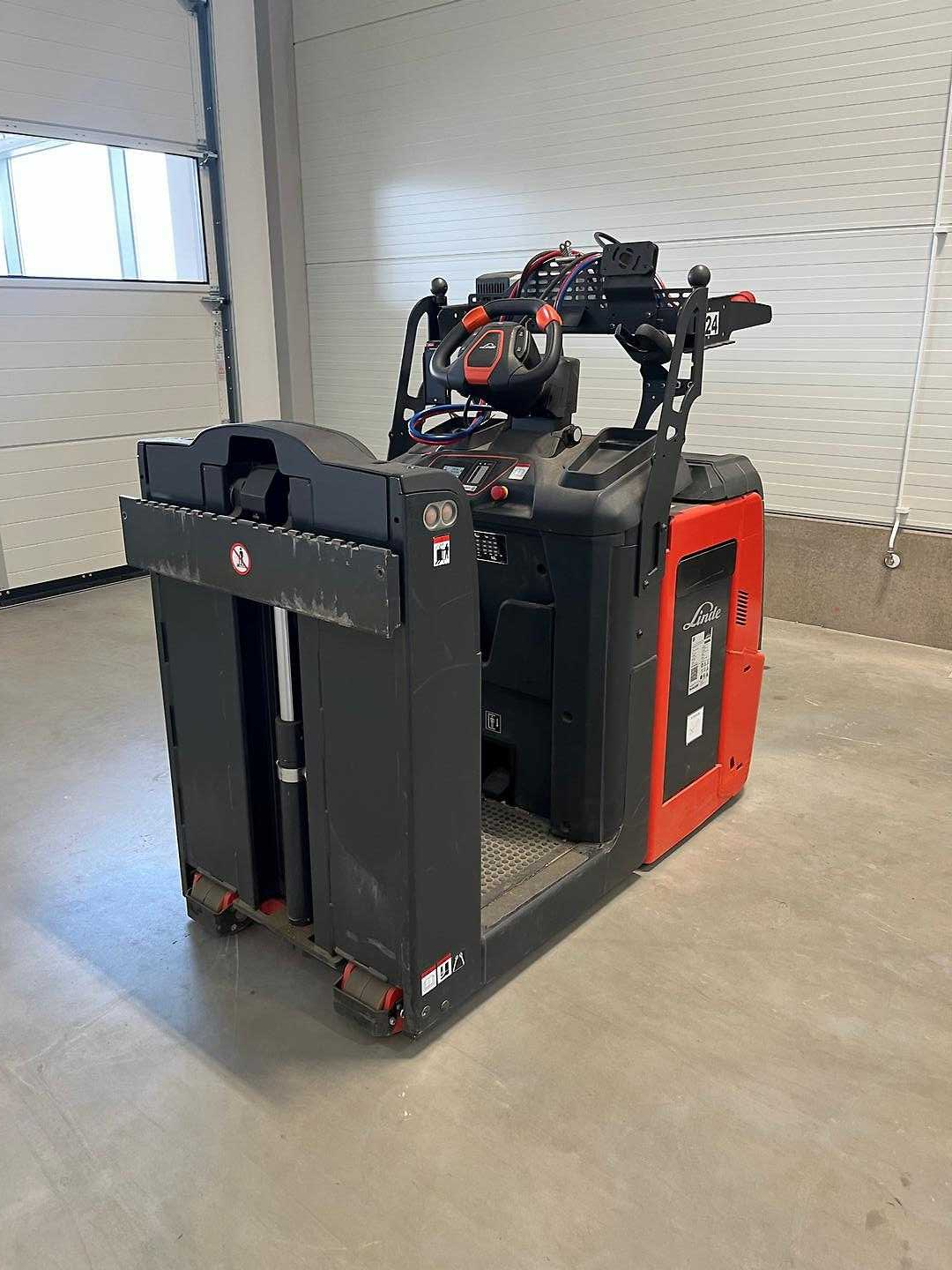 Used Forklift Linde V08 Žemo kėlimo krautuvas (< 2,5 m) (Image 1) Used Forklift Linde V08 Žemo kėlimo krautuvas (< 2,5 m) (Image 1)