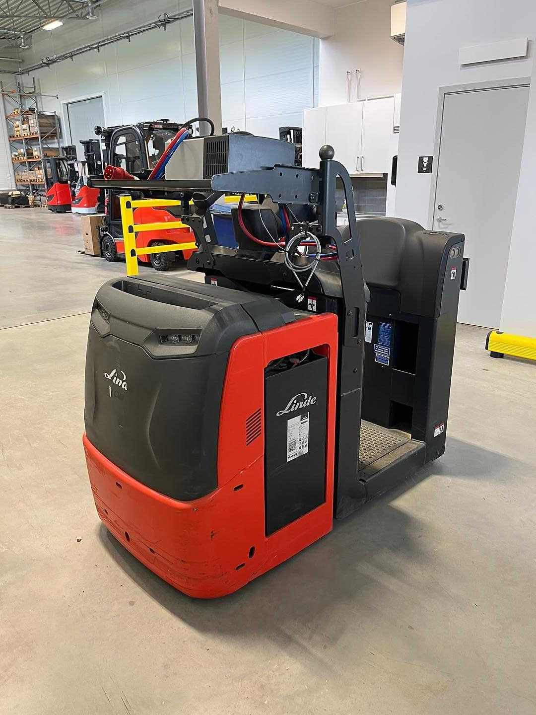 Used Forklift Linde V08 Žemo kėlimo krautuvas (< 2,5 m) (Image 4) Used Forklift Linde V08 Žemo kėlimo krautuvas (< 2,5 m) (Image 4)