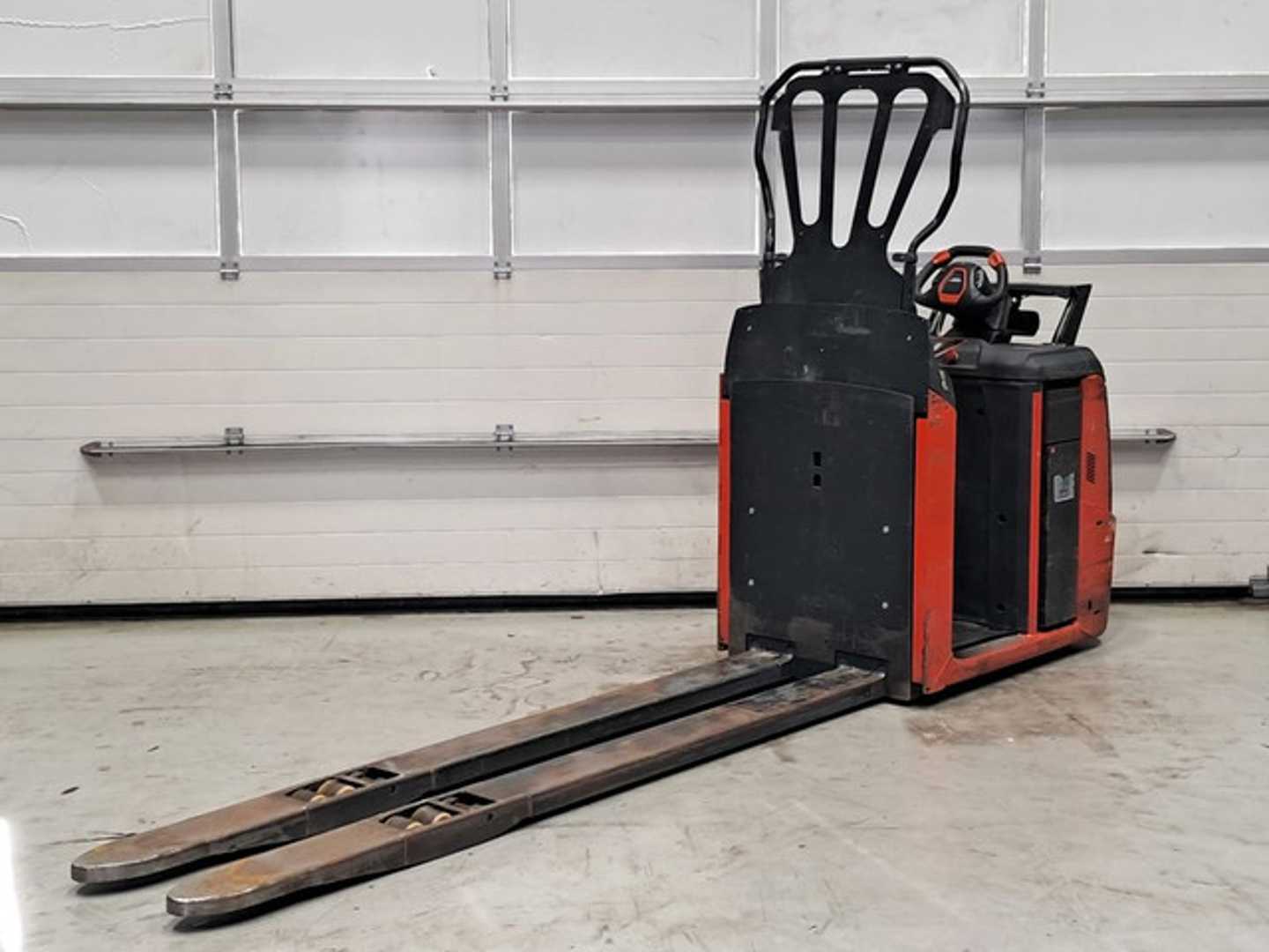 Used Forklift Linde N20 Žemo kėlimo krautuvas (< 2,5 m) (Image 4) Used Forklift Linde N20 Žemo kėlimo krautuvas (< 2,5 m) (Image 4)