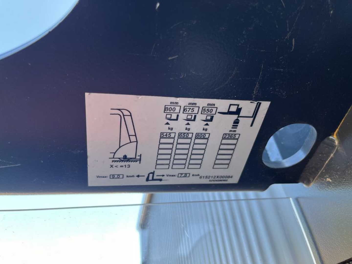 Used Forklift Linde V10 Žemo kėlimo krautuvas (< 2,5 m) (Image 5) Used Forklift Linde V10 Žemo kėlimo krautuvas (< 2,5 m) (Image 5)