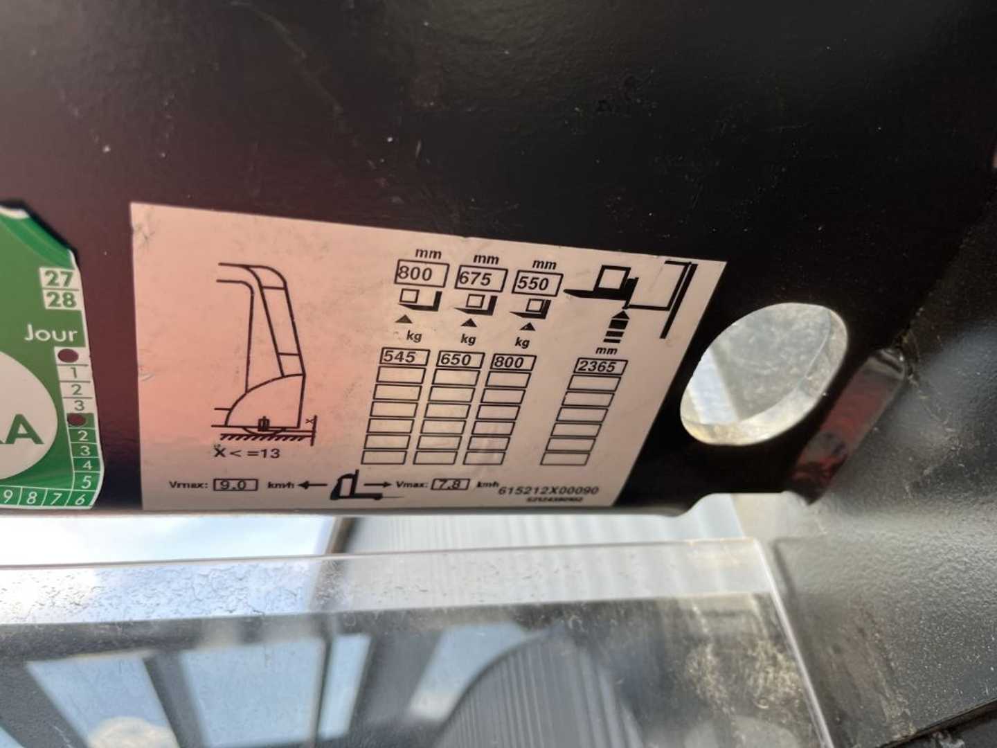 Used Forklift Linde V10 Žemo kėlimo krautuvas (< 2,5 m) (Image 5) Used Forklift Linde V10 Žemo kėlimo krautuvas (< 2,5 m) (Image 5)