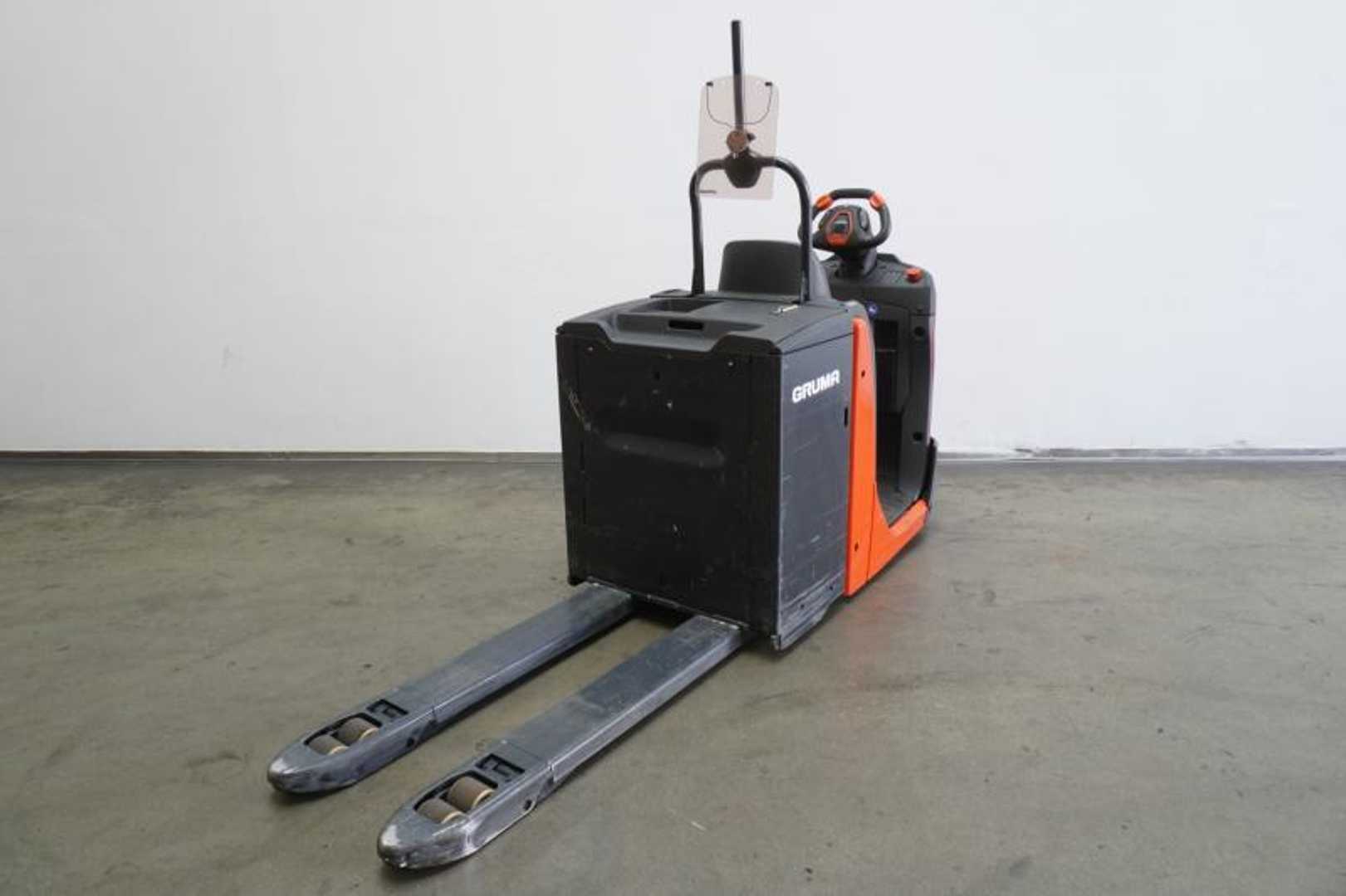 Used Forklift Linde N 20 B 1115-00 Žemo kėlimo krautuvas (< 2,5 m) (Image 2) Used Forklift Linde N 20 B 1115-00 Žemo kėlimo krautuvas (< 2,5 m) (Image 2)