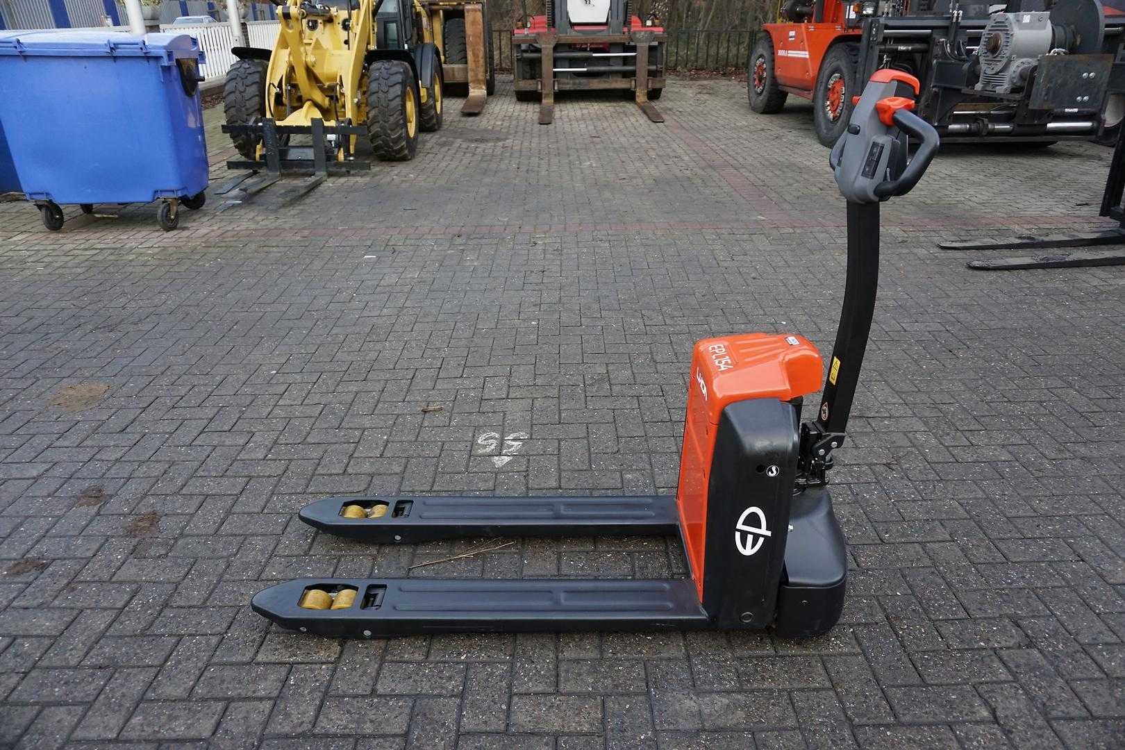 Used Forklift Other EPL 154 Žemo kėlimo krautuvas (< 2,5 m) (Image 1) Used Forklift Other EPL 154 Žemo kėlimo krautuvas (< 2,5 m) (Image 1)