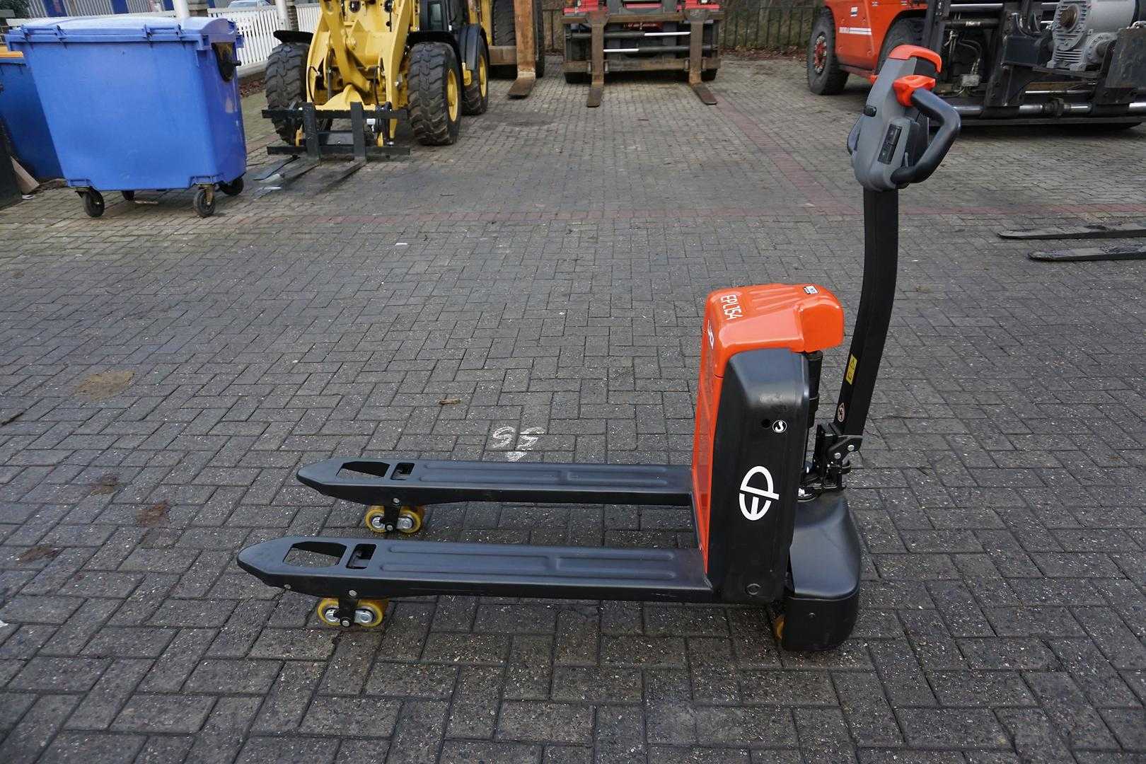 Used Forklift Other EPL 154 Žemo kėlimo krautuvas (< 2,5 m) (Image 8) Used Forklift Other EPL 154 Žemo kėlimo krautuvas (< 2,5 m) (Image 8)