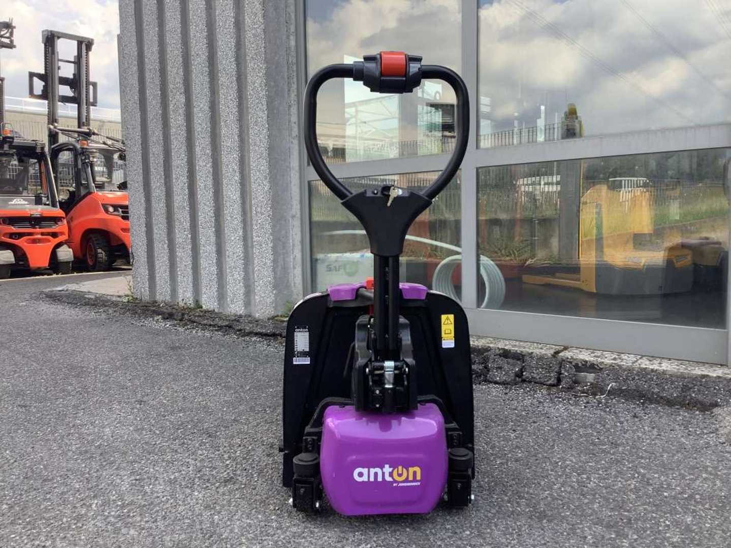 Used Forklift AntOn PTL 1.5 Žemo kėlimo krautuvas su grąžulu (Image 5) Used Forklift AntOn PTL 1.5 Žemo kėlimo krautuvas su grąžulu (Image 5)