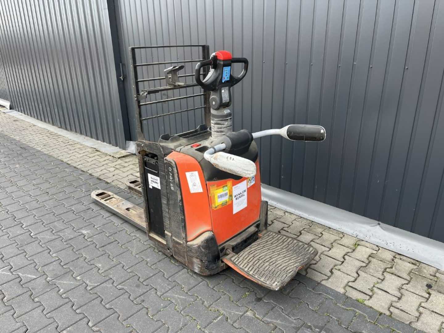 Used Forklift BT LPE200 Žemo kėlimo krautuvas su grąžulu (Image 3) Used Forklift BT LPE200 Žemo kėlimo krautuvas su grąžulu (Image 3)