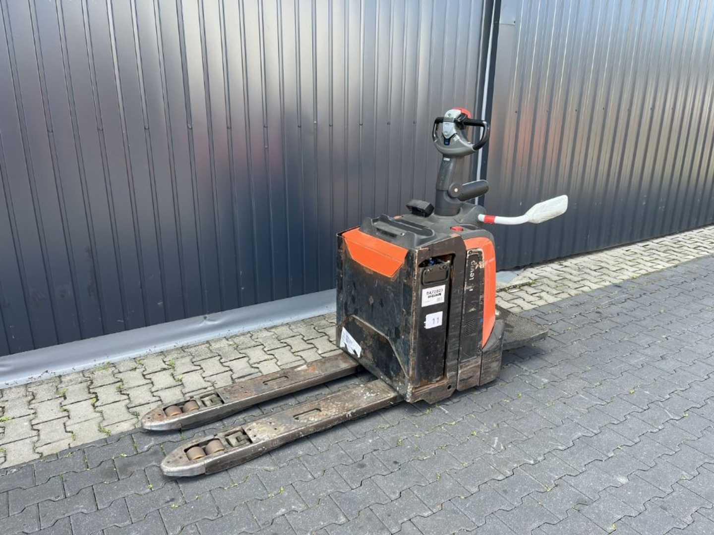 Used Forklift BT LPE200 Žemo kėlimo krautuvas su grąžulu (Image 1) Used Forklift BT LPE200 Žemo kėlimo krautuvas su grąžulu (Image 1)