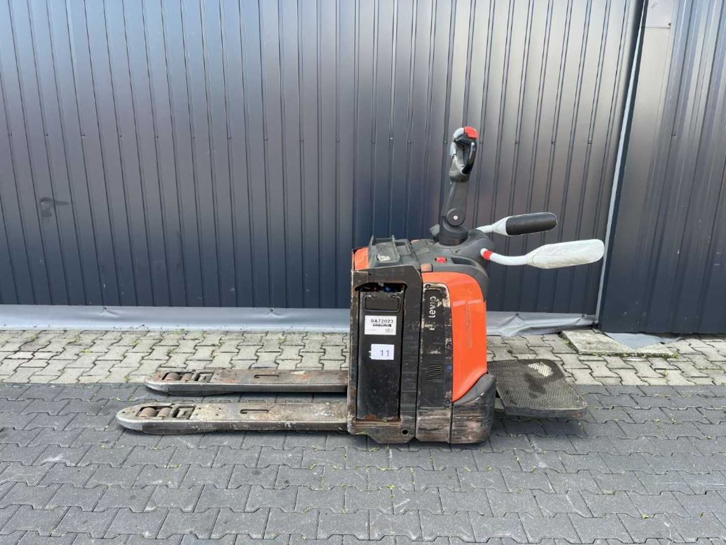Used Forklift BT LPE200 Žemo kėlimo krautuvas su grąžulu (Image 2) Used Forklift BT LPE200 Žemo kėlimo krautuvas su grąžulu (Image 2)