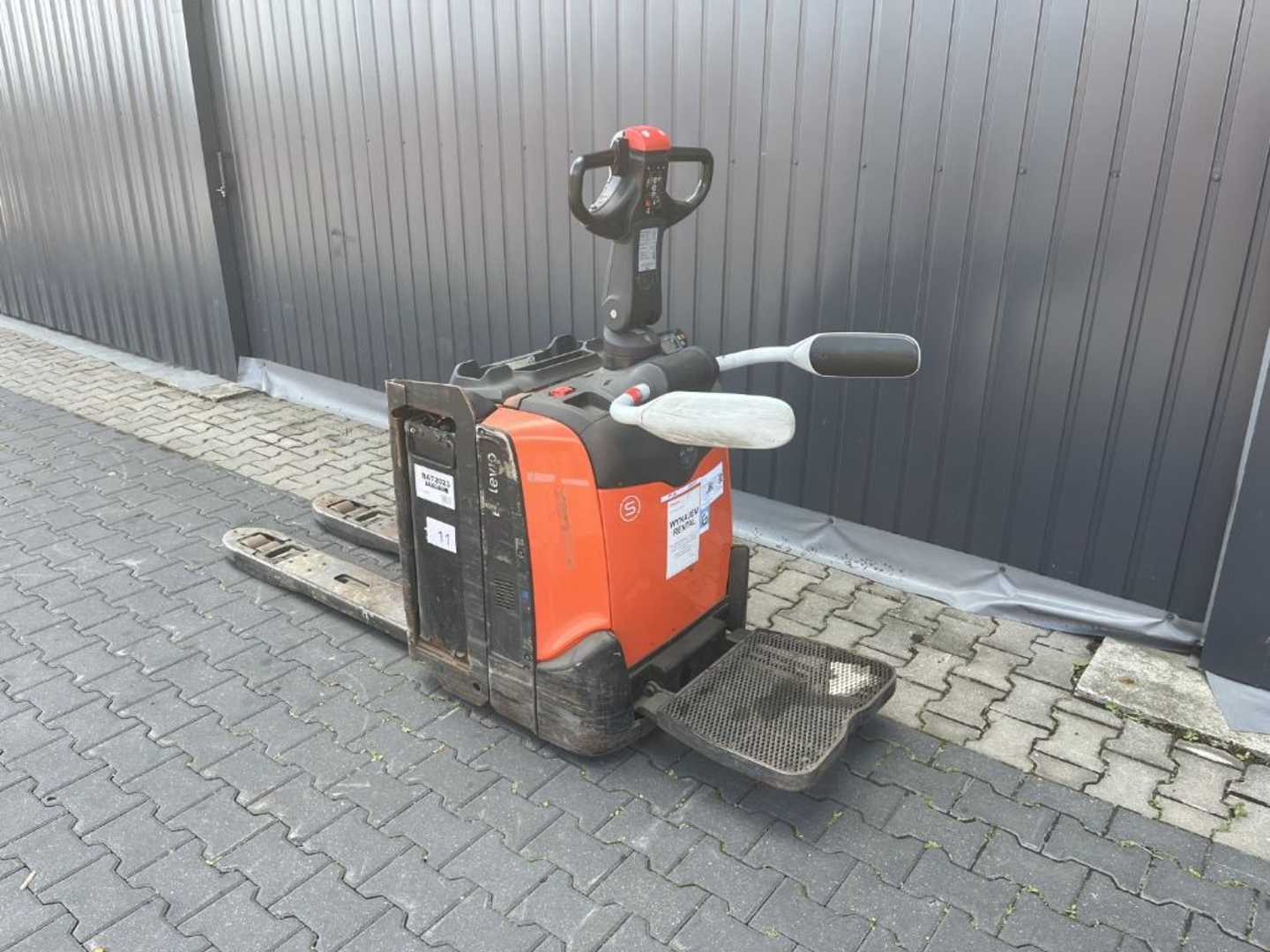 Used Forklift BT LPE200 Žemo kėlimo krautuvas su grąžulu (Image 3) Used Forklift BT LPE200 Žemo kėlimo krautuvas su grąžulu (Image 3)