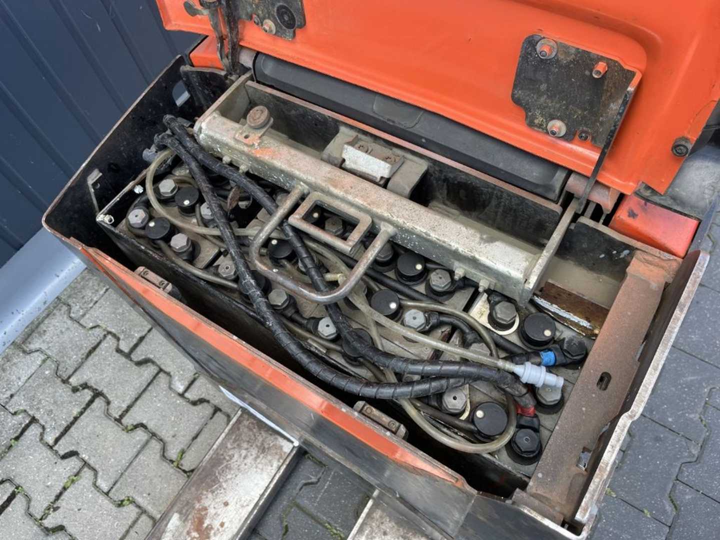 Used Forklift BT LPE200 Žemo kėlimo krautuvas su grąžulu (Image 5) Used Forklift BT LPE200 Žemo kėlimo krautuvas su grąžulu (Image 5)