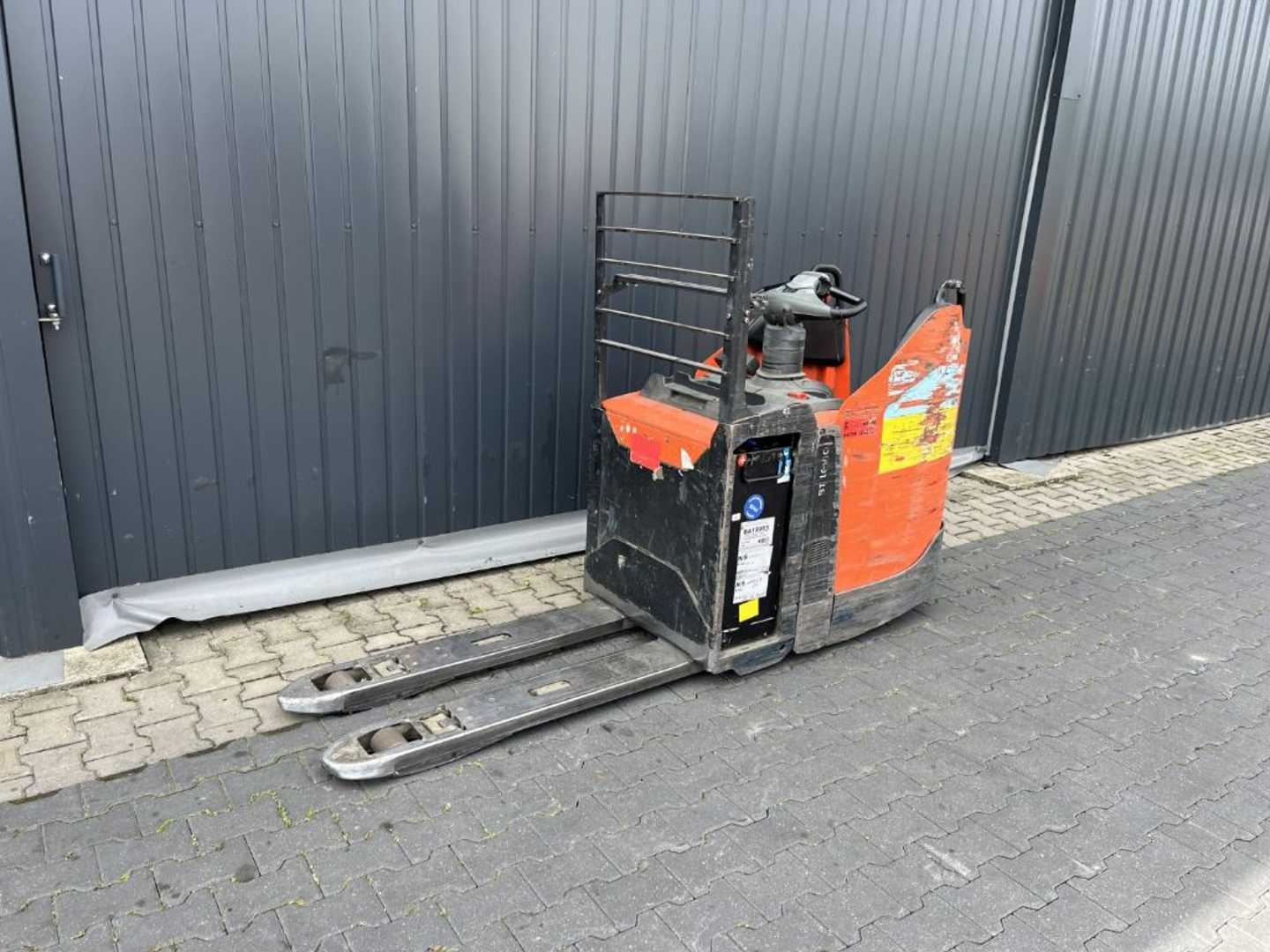 Used Forklift BT LPE200 Žemo kėlimo krautuvas su grąžulu (Image 1) Used Forklift BT LPE200 Žemo kėlimo krautuvas su grąžulu (Image 1)