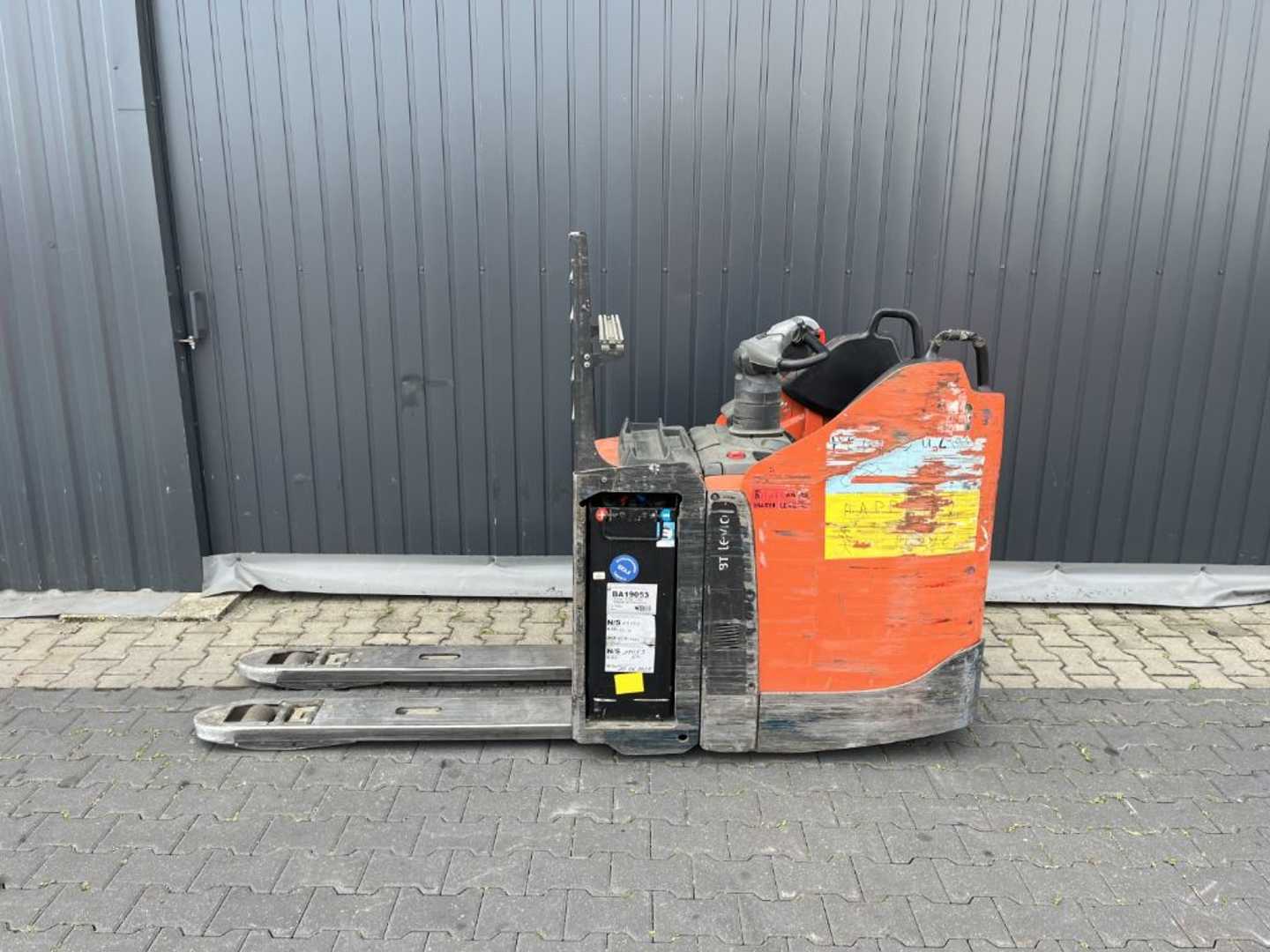 Used Forklift BT LPE200 Žemo kėlimo krautuvas su grąžulu (Image 2) Used Forklift BT LPE200 Žemo kėlimo krautuvas su grąžulu (Image 2)