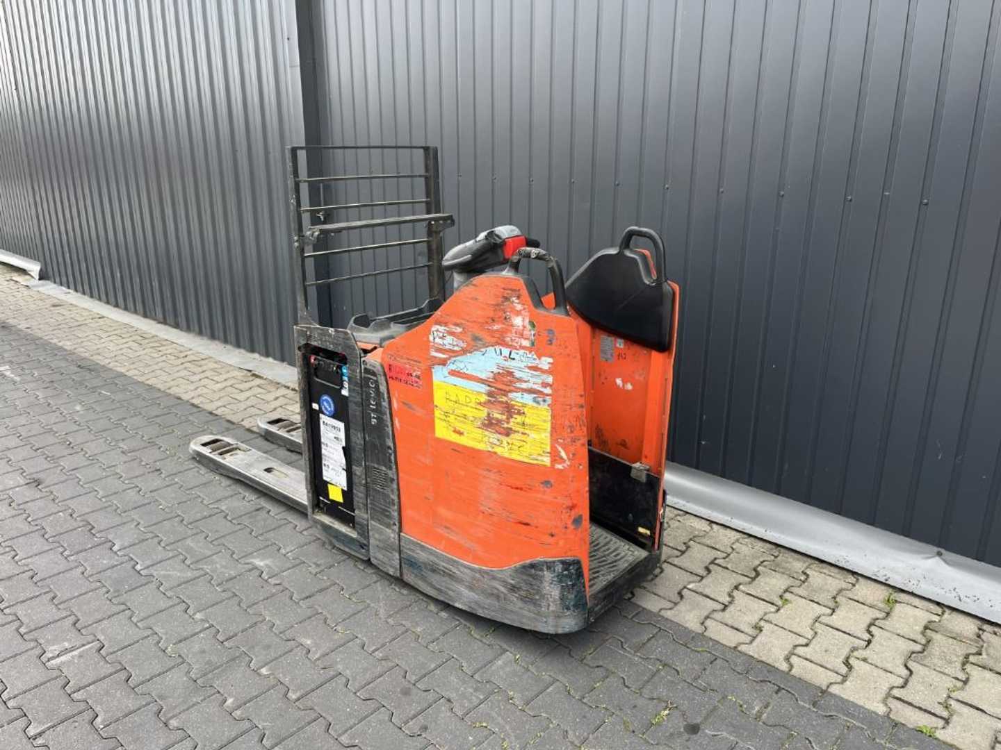 Used Forklift BT LPE200 Žemo kėlimo krautuvas su grąžulu (Image 3) Used Forklift BT LPE200 Žemo kėlimo krautuvas su grąžulu (Image 3)