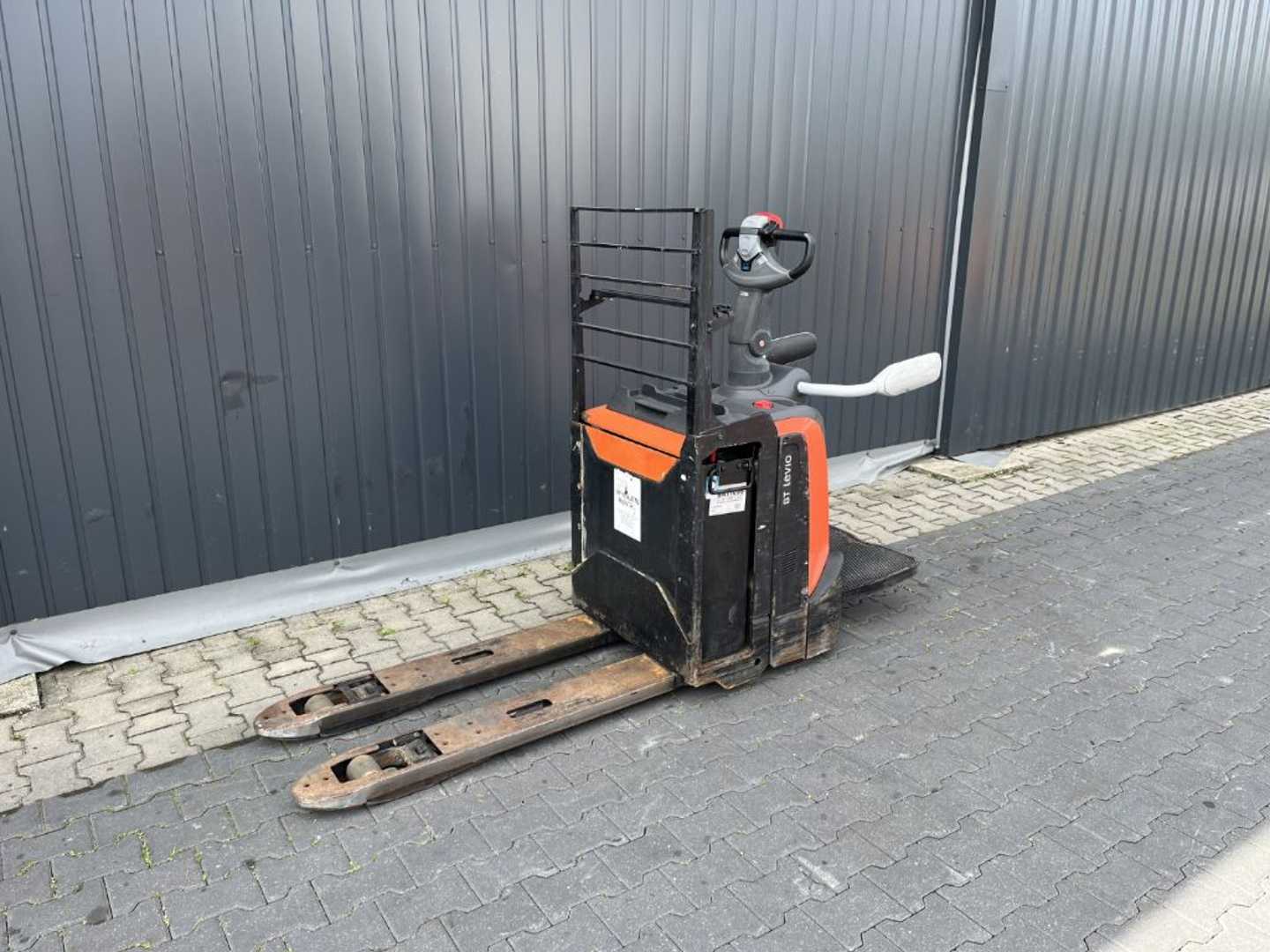 Used Forklift BT LPE200 Žemo kėlimo krautuvas su grąžulu (Image 1) Used Forklift BT LPE200 Žemo kėlimo krautuvas su grąžulu (Image 1)