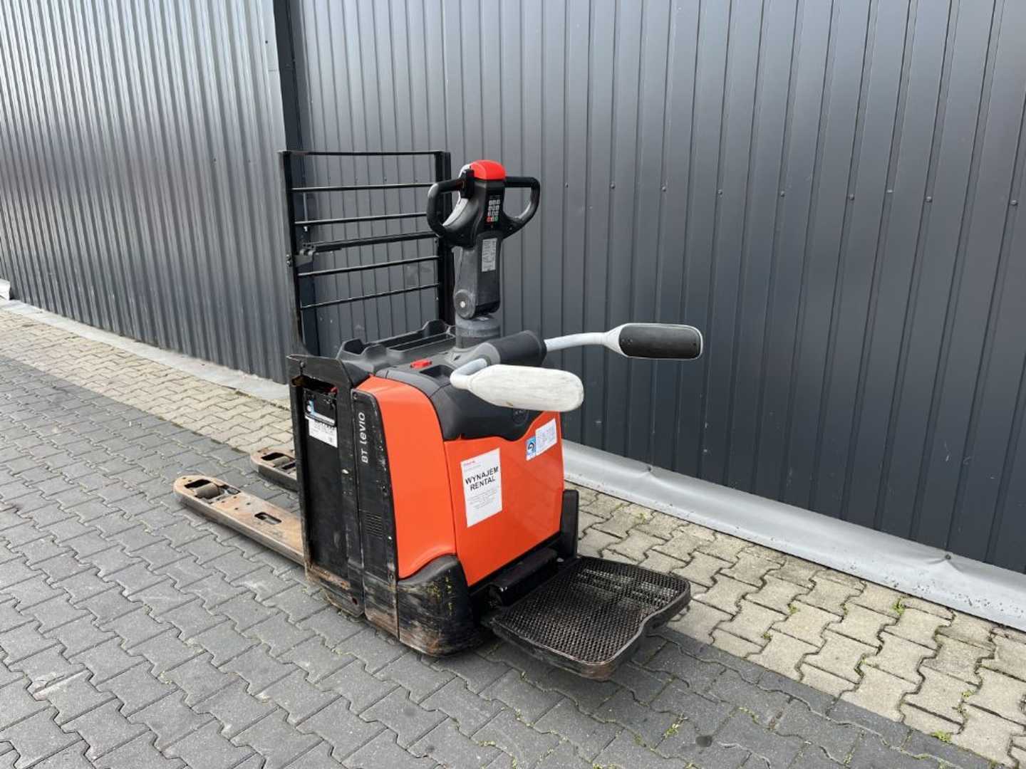 Used Forklift BT LPE200 Žemo kėlimo krautuvas su grąžulu (Image 3) Used Forklift BT LPE200 Žemo kėlimo krautuvas su grąžulu (Image 3)