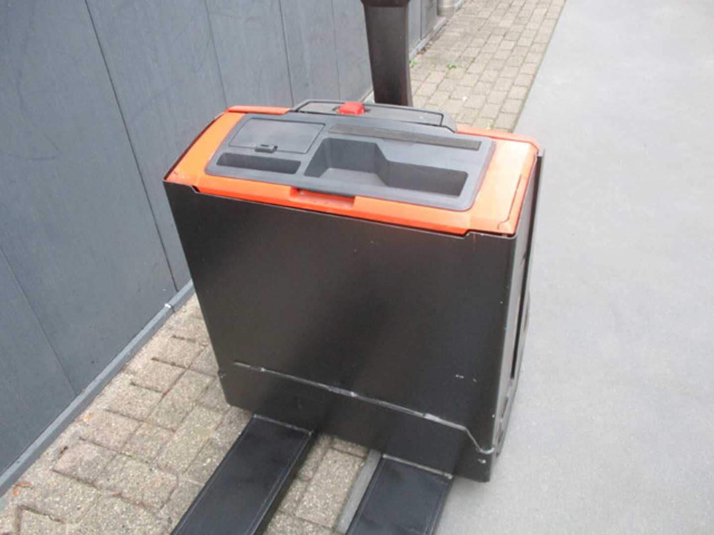 Used Forklift BT LWE 180 Žemo kėlimo krautuvas su grąžulu (Image 9)