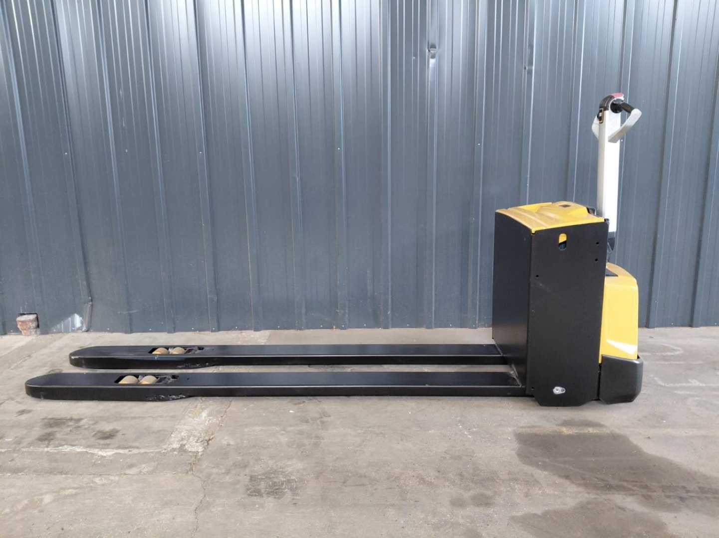 Used Forklift Caterpillar NPP20N2 Žemo kėlimo krautuvas su grąžulu (Image 19) Used Forklift Caterpillar NPP20N2 Žemo kėlimo krautuvas su grąžulu (Image 19)