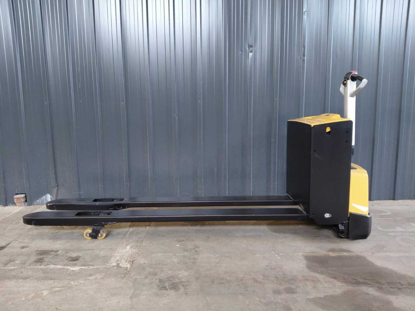 Used Forklift Caterpillar NPP20N2 Žemo kėlimo krautuvas su grąžulu (Image 13) Used Forklift Caterpillar NPP20N2 Žemo kėlimo krautuvas su grąžulu (Image 13)