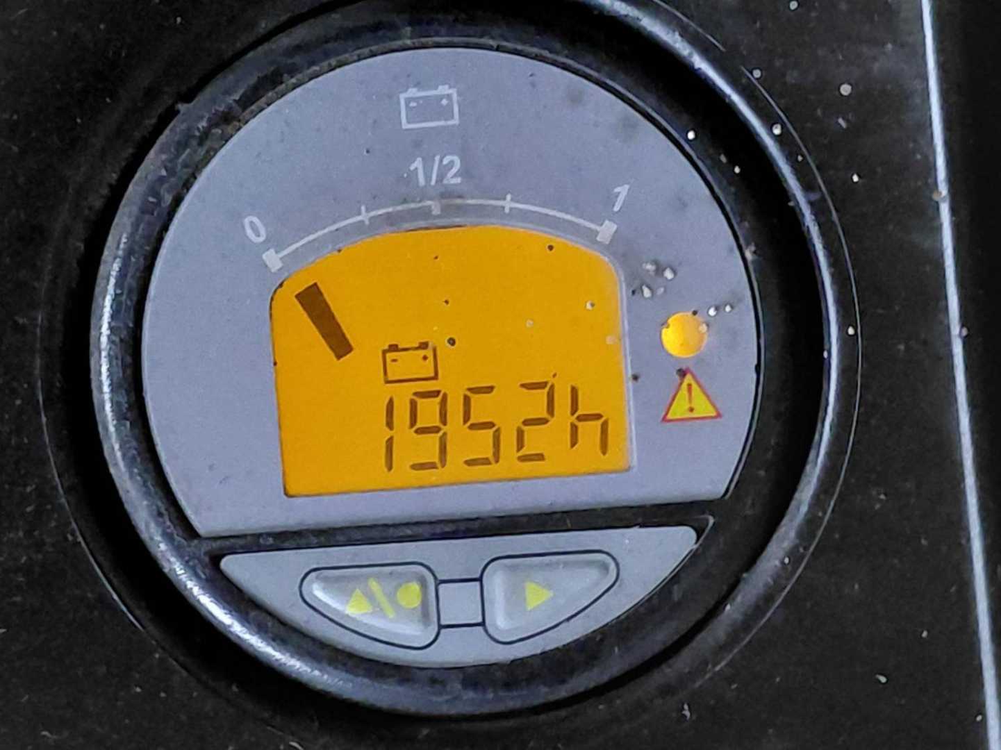 Used Forklift Caterpillar NPP20N2 Žemo kėlimo krautuvas su grąžulu (Image 15) Used Forklift Caterpillar NPP20N2 Žemo kėlimo krautuvas su grąžulu (Image 15)