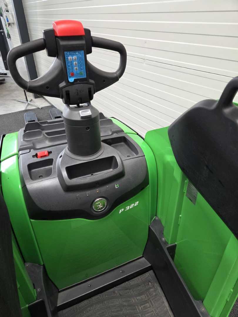 Used Forklift Cesab P322 Žemo kėlimo krautuvas su grąžulu (Image 4) Used Forklift Cesab P322 Žemo kėlimo krautuvas su grąžulu (Image 4)