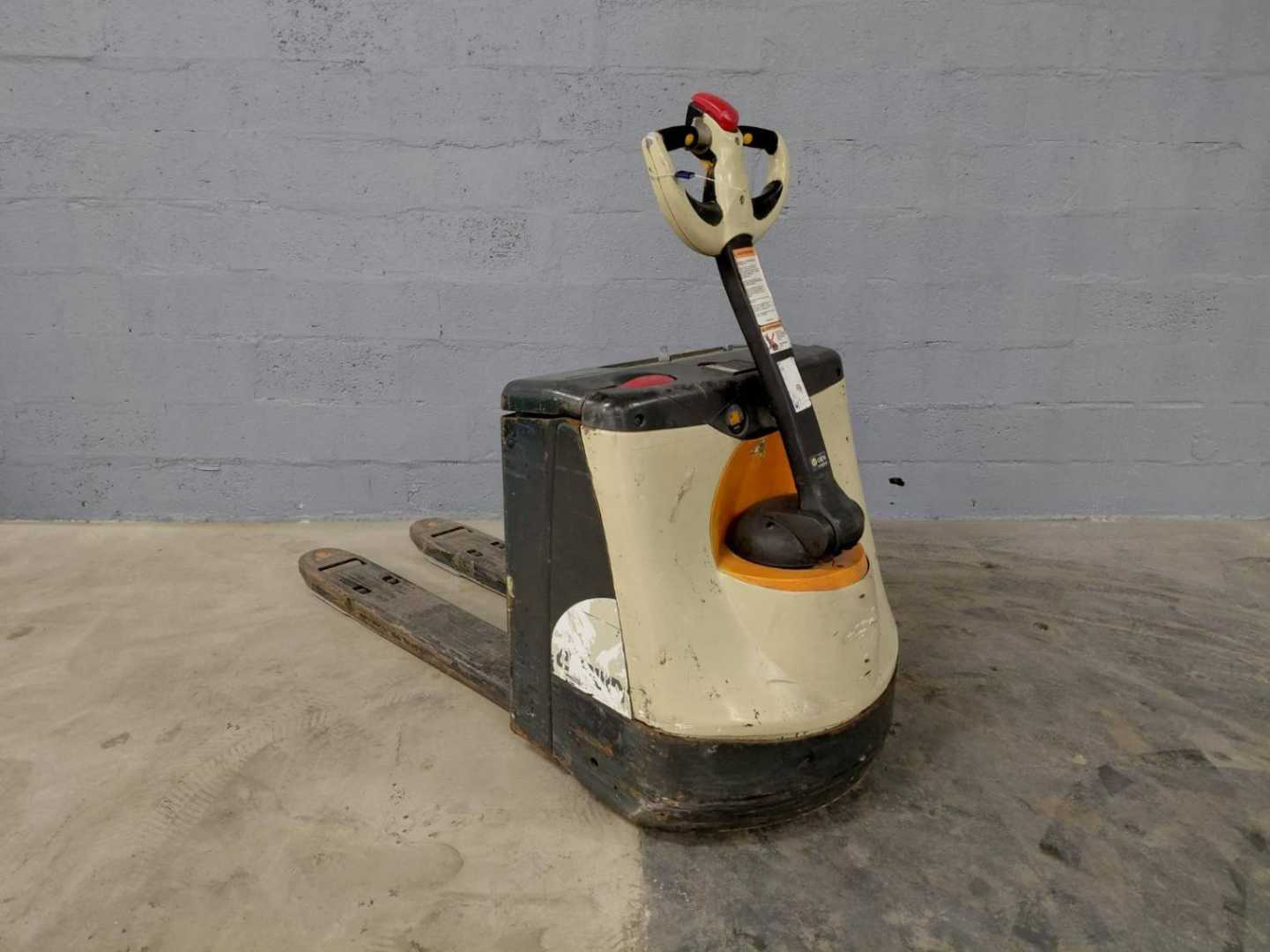 Used Forklift Crown WP3020-2.0 Žemo kėlimo krautuvas su grąžulu (Image 18)