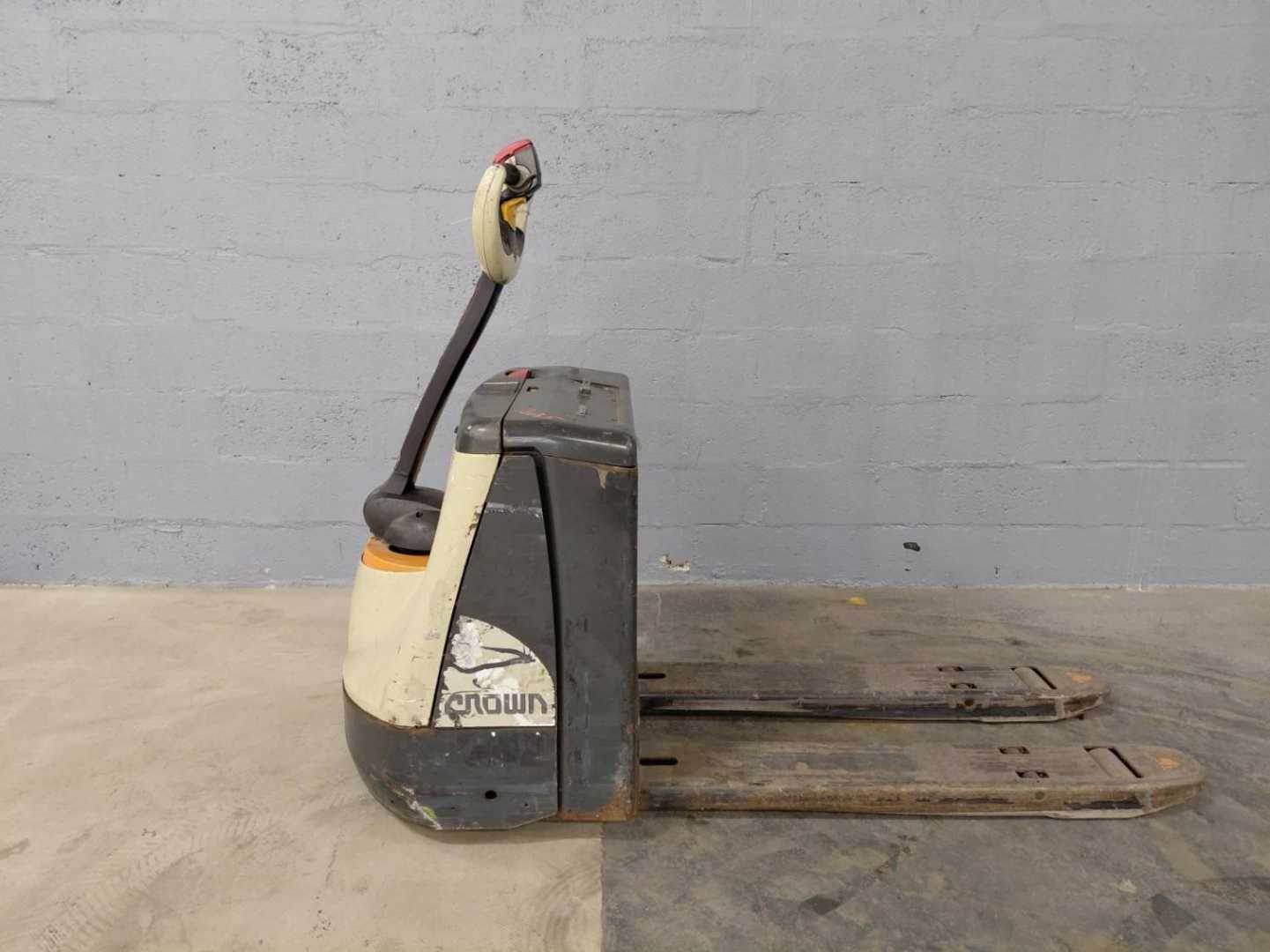 Used Forklift Crown WP3020-2.0 Žemo kėlimo krautuvas su grąžulu (Image 20)
