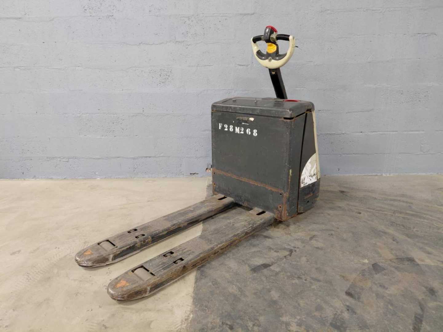 Used Forklift Crown WP3020-2.0 Žemo kėlimo krautuvas su grąžulu (Image 3)