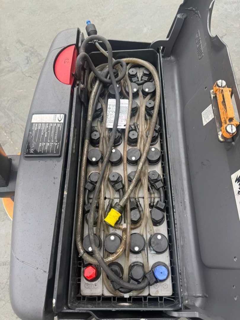 Used Forklift Crown WP 3020 Baujahr 2015/Std. 1955 Gabellänge 2000 Žemo kėlimo krautuvas su grąžulu (Image 7) Used Forklift Crown WP 3020 Baujahr 2015/Std. 1955 Gabellänge 2000 Žemo kėlimo krautuvas su grąžulu (Image 7)