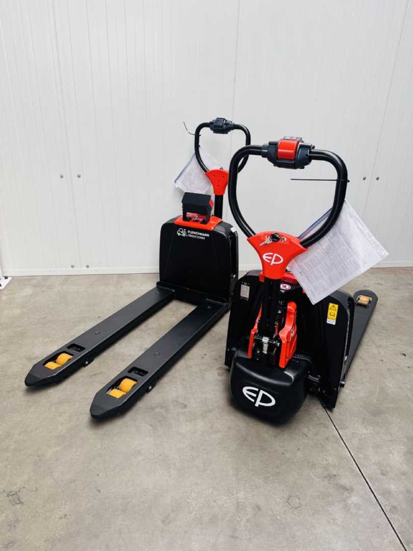 Used Forklift EP F 4 mit Ravas Wiegesystem bis 1500kg Žemo kėlimo krautuvas su grąžulu (Image 2) Used Forklift EP F 4 mit Ravas Wiegesystem bis 1500kg Žemo kėlimo krautuvas su grąžulu (Image 2)