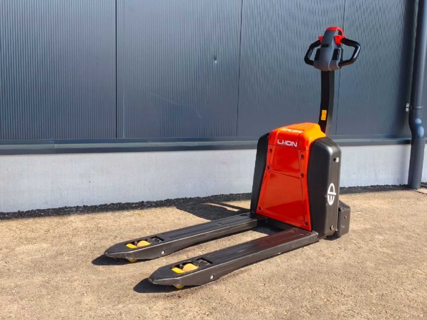 Used Forklift EP EPL154 NEUMASCHINE Žemo kėlimo krautuvas su grąžulu (Image 2) Used Forklift EP EPL154 NEUMASCHINE Žemo kėlimo krautuvas su grąžulu (Image 2)