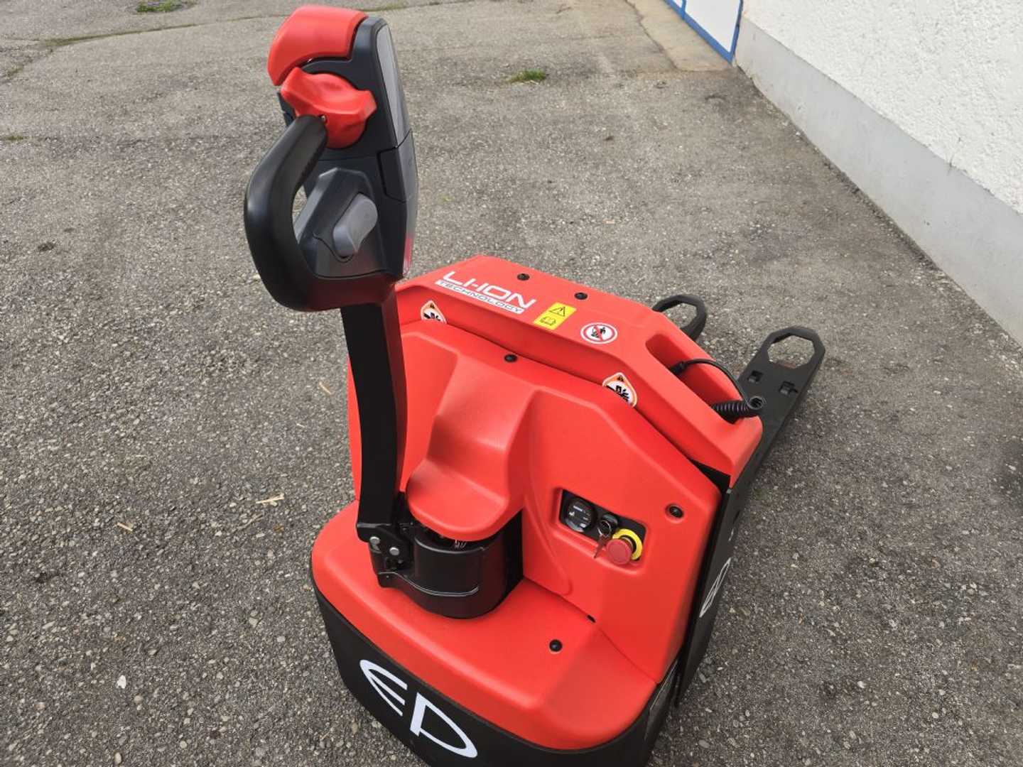 Used Forklift EP WPL 202 Žemo kėlimo krautuvas su grąžulu (Image 2) Used Forklift EP WPL 202 Žemo kėlimo krautuvas su grąžulu (Image 2)