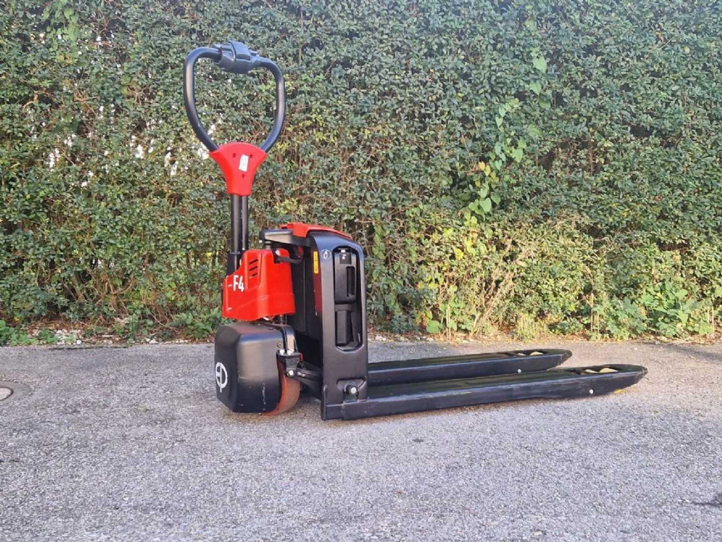 Used Forklift EP F4 Žemo kėlimo krautuvas su grąžulu (Image 2) Used Forklift EP F4 Žemo kėlimo krautuvas su grąžulu (Image 2)