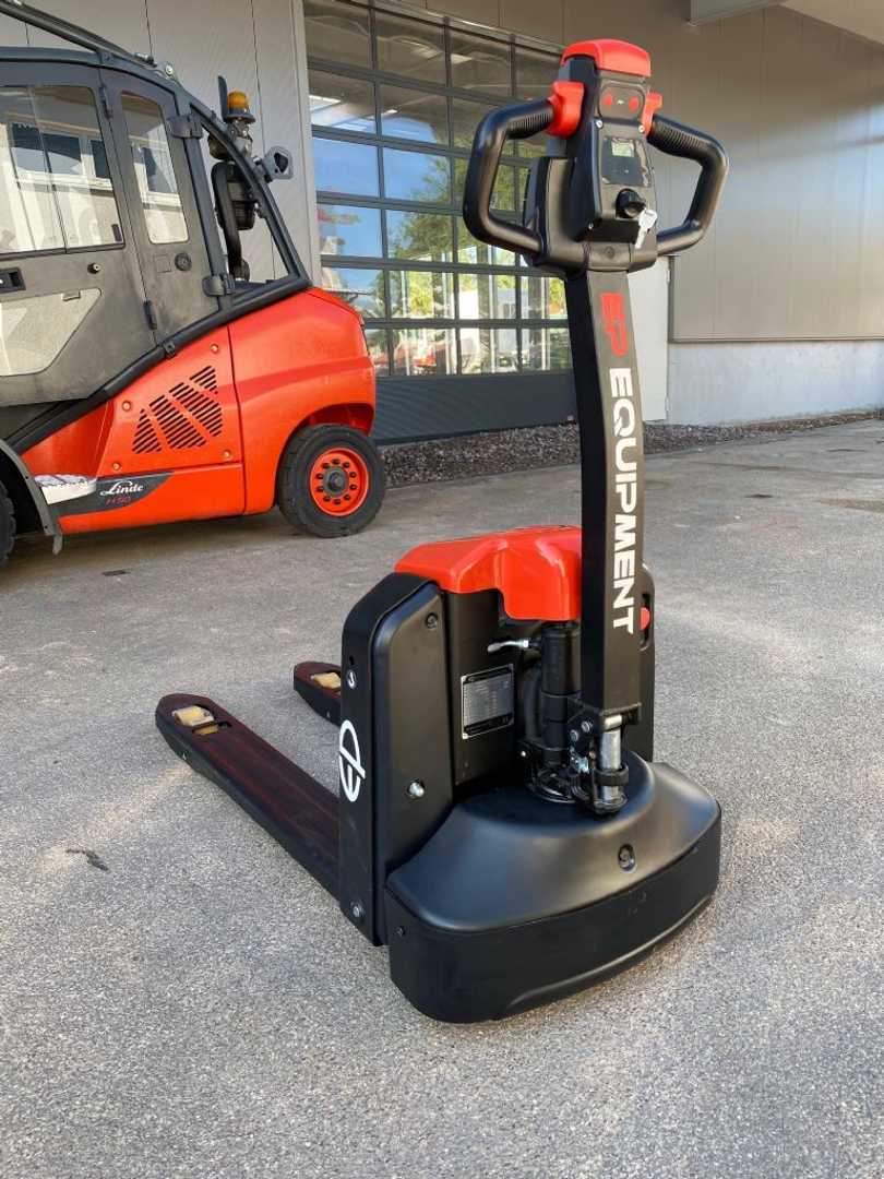 Used Forklift EP EPL 154 NEU Žemo kėlimo krautuvas su grąžulu (Image 1) Used Forklift EP EPL 154 NEU Žemo kėlimo krautuvas su grąžulu (Image 1)