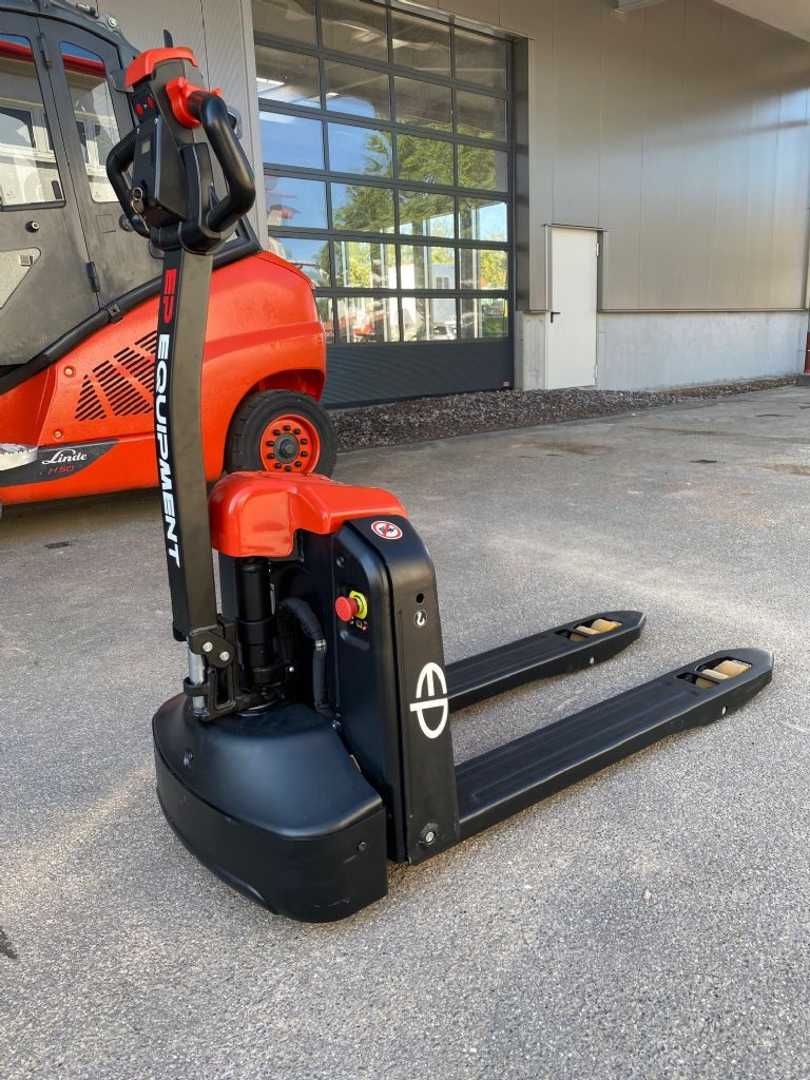 Used Forklift EP EPL 154 NEU Žemo kėlimo krautuvas su grąžulu (Image 2) Used Forklift EP EPL 154 NEU Žemo kėlimo krautuvas su grąžulu (Image 2)