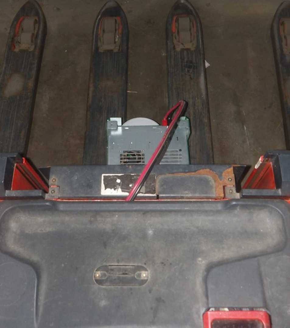 Used Forklift Fenwick T 16 L Žemo kėlimo krautuvas su grąžulu (Image 2)