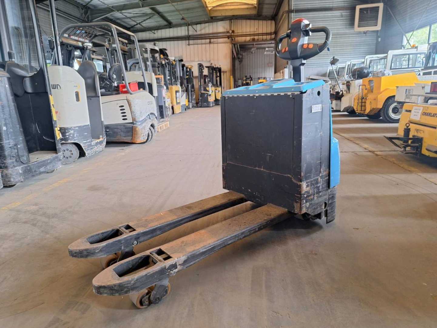 Used Forklift Heli CBD20-150 Žemo kėlimo krautuvas su grąžulu (Image 15)