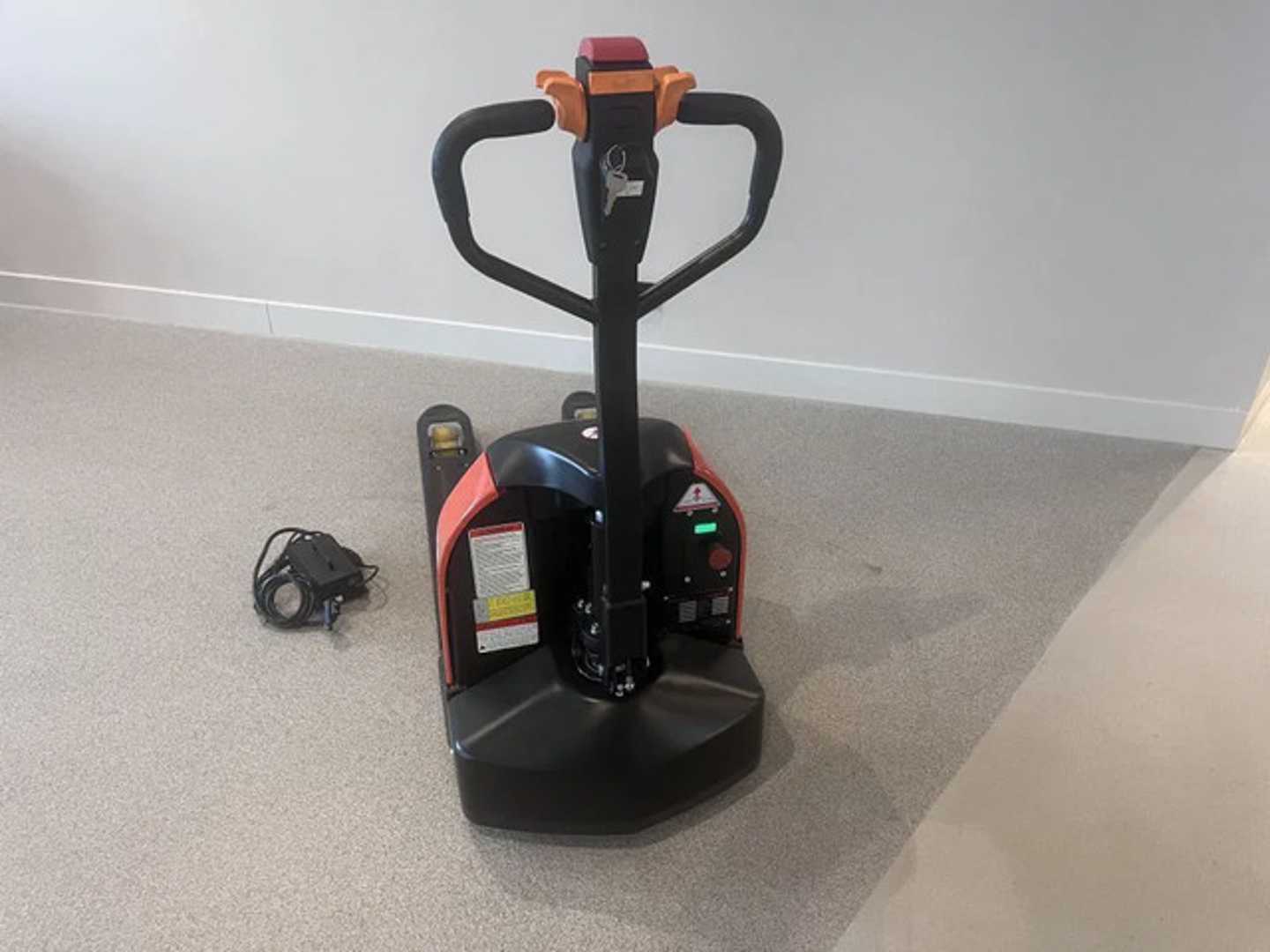 Used Forklift Heli CBD15J-LI3 elektrische palletwagen lithium-ion nieuw Žemo kėlimo krautuvas su grąžulu (Image 6) Used Forklift Heli CBD15J-LI3 elektrische palletwagen lithium-ion nieuw Žemo kėlimo krautuvas su grąžulu (Image 6)