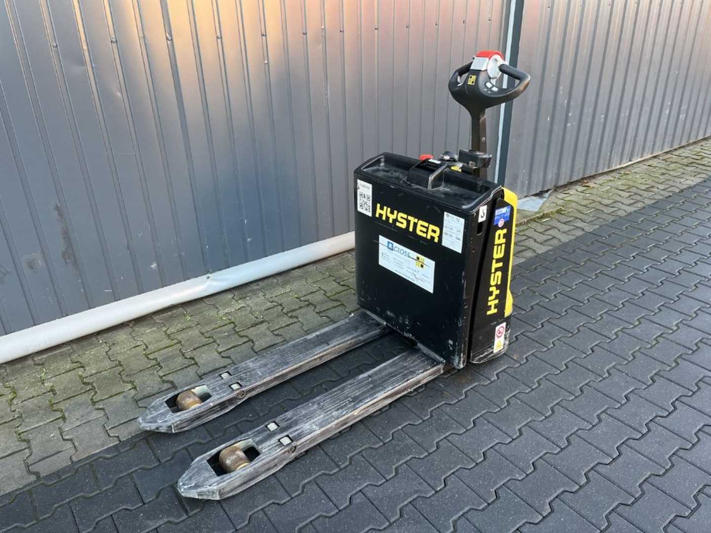 Used Forklift Hyster P1.6 Žemo kėlimo krautuvas su grąžulu (Image 1) Used Forklift Hyster P1.6 Žemo kėlimo krautuvas su grąžulu (Image 1)