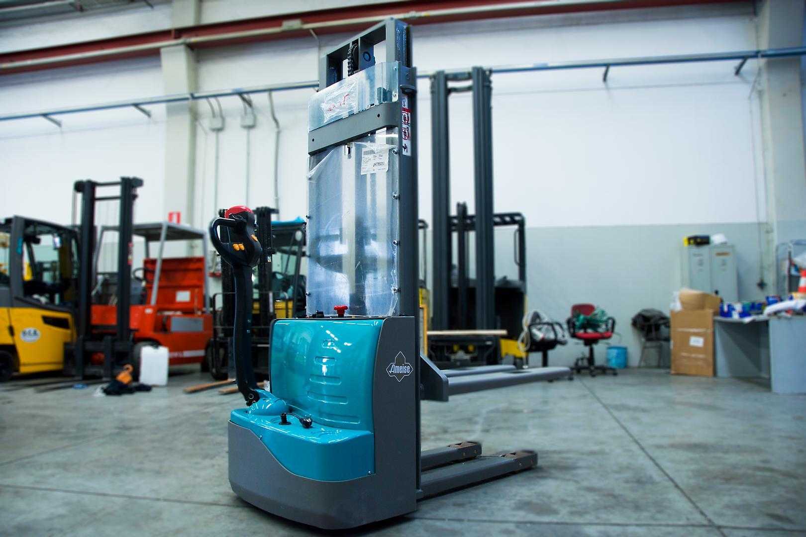 Used Forklift Jungheinrich CDD 10-70 Žemo kėlimo krautuvas su grąžulu (Image 2)