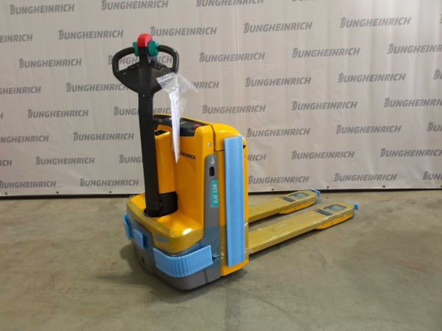 Used Forklift Jungheinrich EJE 116 19 115-54 Žemo kėlimo krautuvas su grąžulu (Image 3) Used Forklift Jungheinrich EJE 116 19 115-54 Žemo kėlimo krautuvas su grąžulu (Image 3)